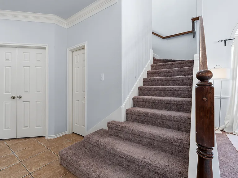 704 San Antonio Trl — Photo 24