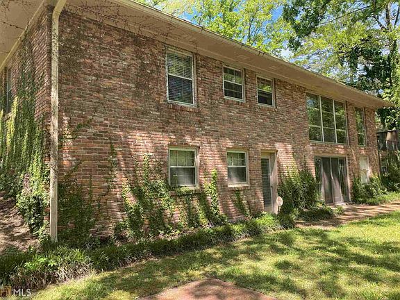 5th image of 861 Fair Oaks Dr