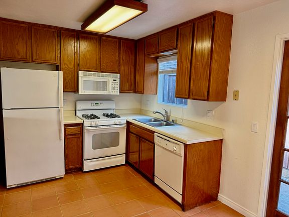 4th image of 1934 Missouri St Unit 5