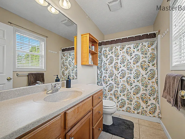 2819 Gill St — Photo 16