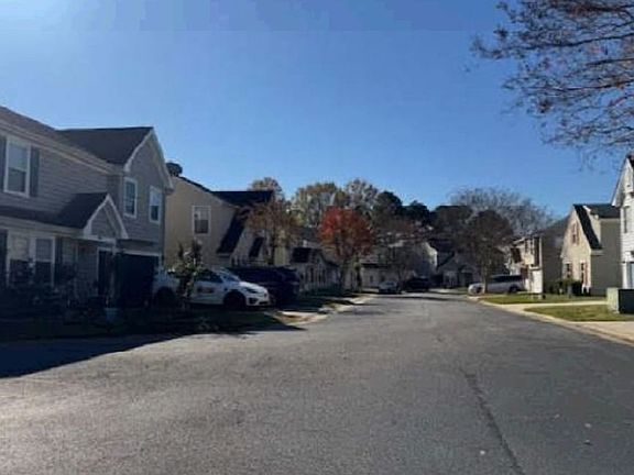 Exterior Neighborhood (street photo)