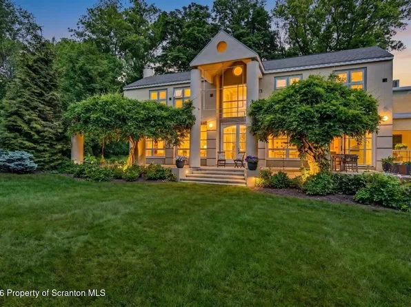 703 Highland Ave, Clarks Green, PA 18411