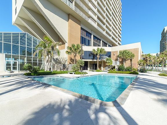2nd image of 708 Padre Blvd