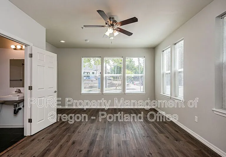 5490 SE Milwaukie Ave #101 — Photo 14