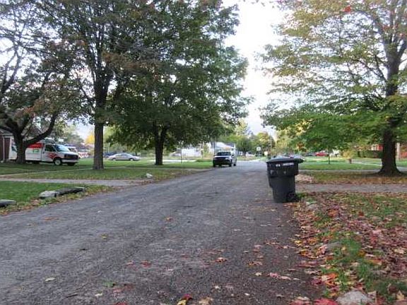 5th image of 15159 Plainview Ave