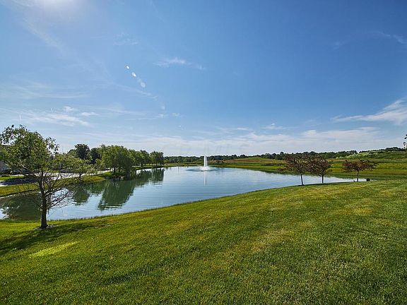 4th image of 8694 Pine Lakes Dr