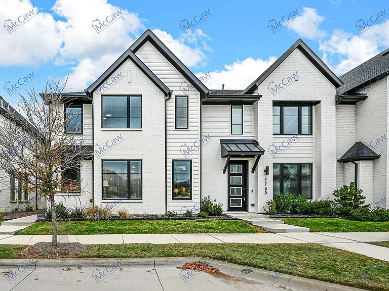 7741 Reis Ln — Photo 1
