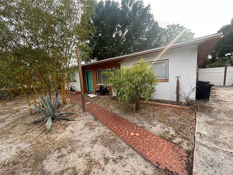 1st image of 709 W Bayshore Dr