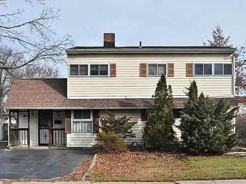 1st image of 9 Wedgewood Ln