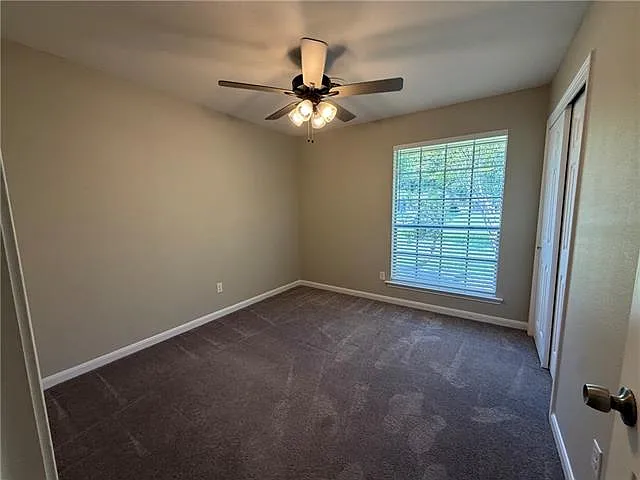 210 Camden St — Photo 13
