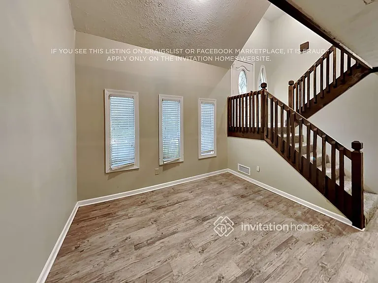 4162 Jody Ct NE — Photo 4