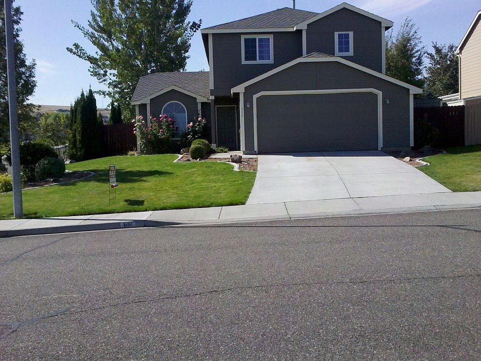 1st image of 610 W Canyon Lakes Dr