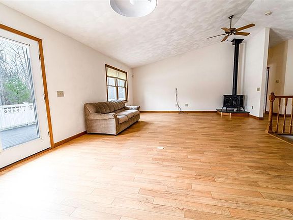 4th image of 28 Hidden Pine Ct