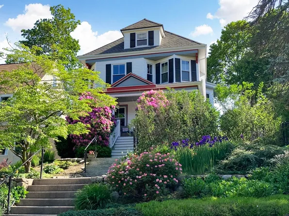 160 Beech St, Roslindale, MA 02131