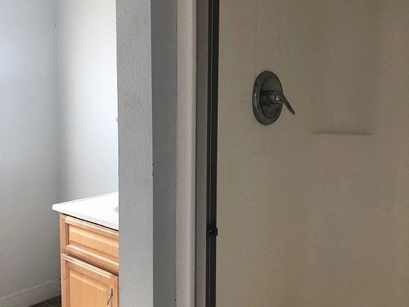 5th image of 45 Jackson Ave