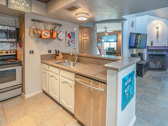 4th image of 2935 N 68th St Unit 208