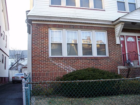 2nd image of 165 Brookwood St