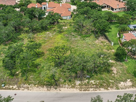 5th image of 207 Wellesley Wood
