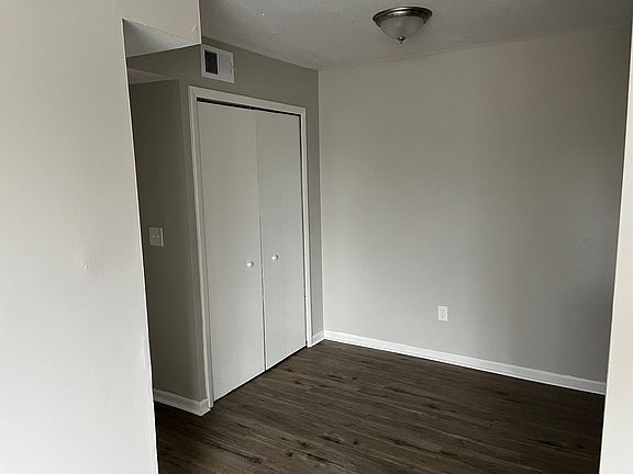 3rd image of 2803 S Jefferson Ave #6
