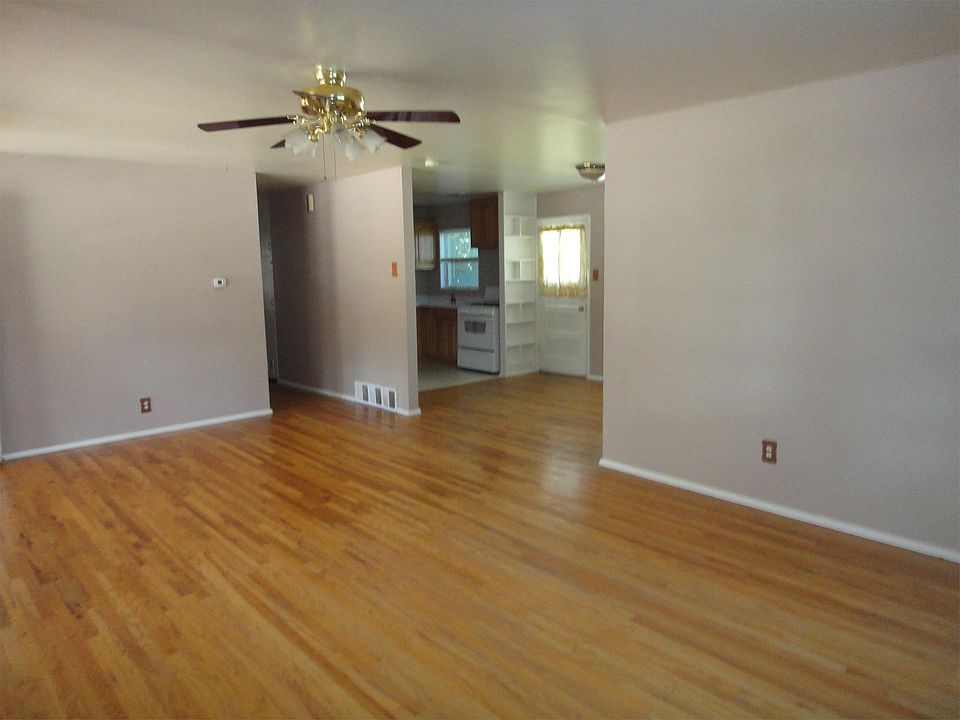 2nd image of 851 Derington Ave