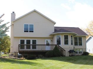 111 Stoney Creek Rd NW, Cedar Rapids, IA 52405