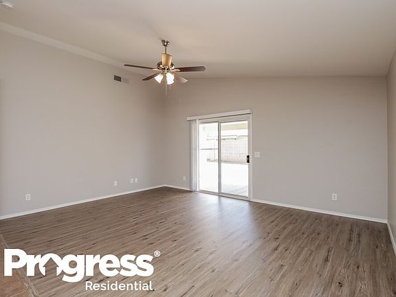 3rd image of 2833 W La Salle St