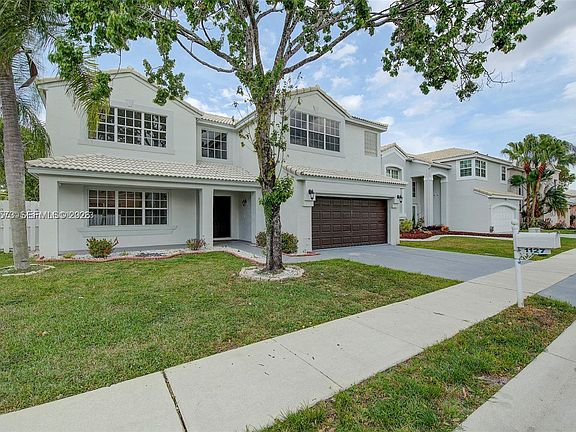 2nd image of 1127 SW 104th Way
