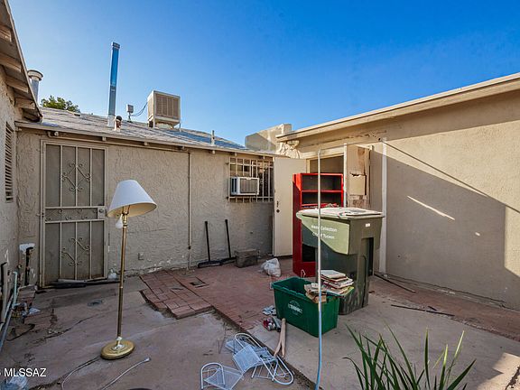 3rd image of 3649 S Bronson Ave