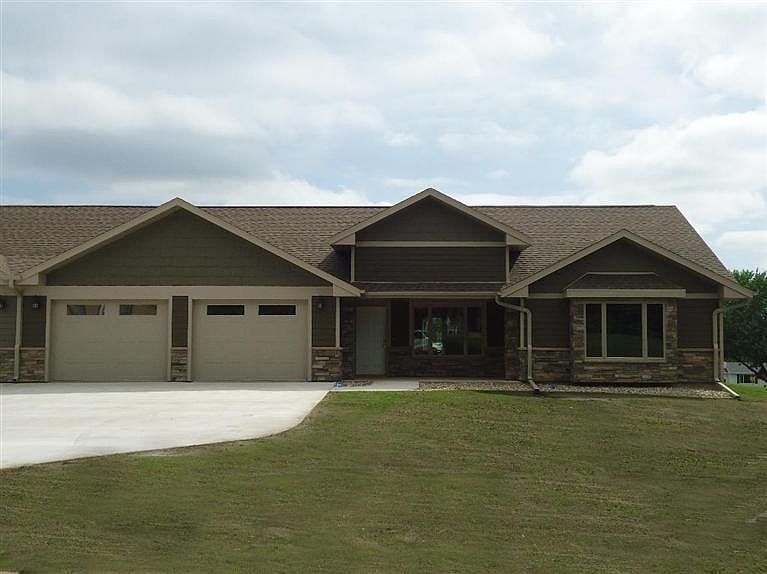 1st image of 1114 Falcon Dr