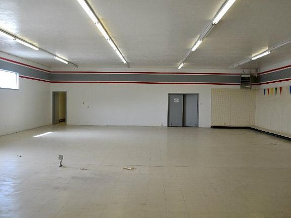 4th image of 2290 W Broadway St