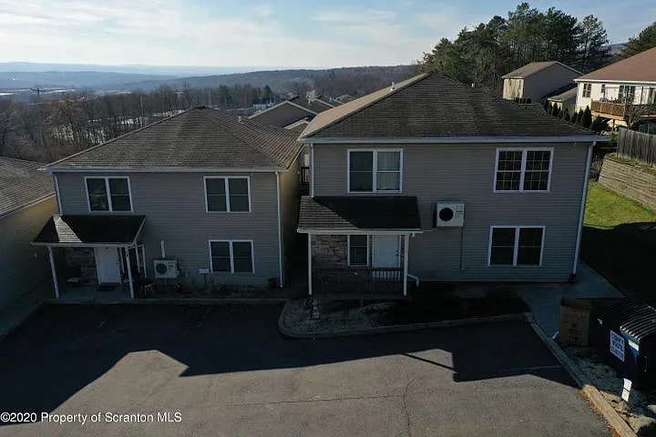 400 S Keyser Ave #B1 — Photo 2