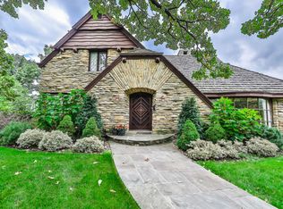 371 Kent Rd, Riverside, IL 60546