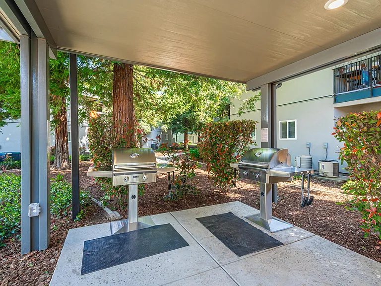 The Arbors Apartments — Photo 24