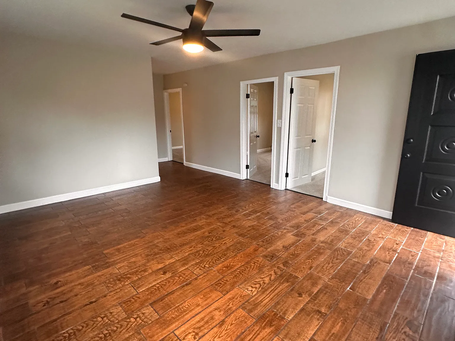 3 bed, 1000 sqft, $2,350 — Photo 4