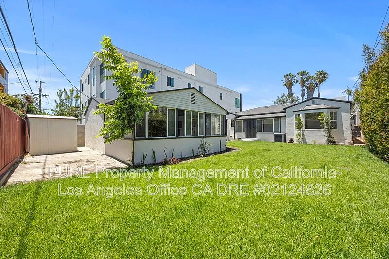 1534 S Hayworth Ave