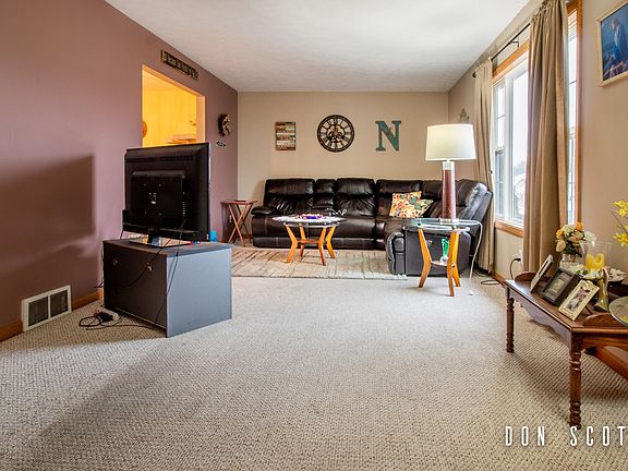 5th image of 11786 Deerfield Dr