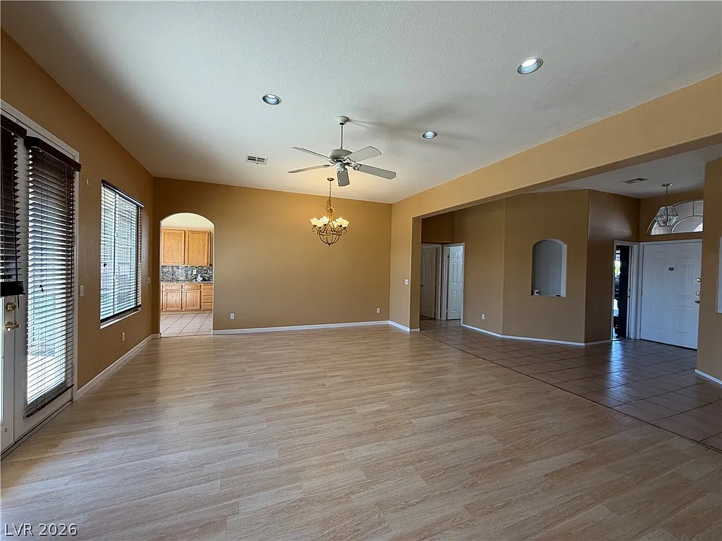 4 bed, 3.0 bath, 2012 sqft, $2,350 — Photo 4