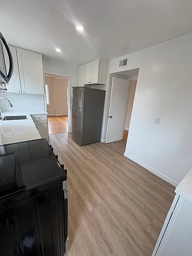 374 Bellevue Ave #D Photo 1 374 Bellevue Ave #D Photo 1