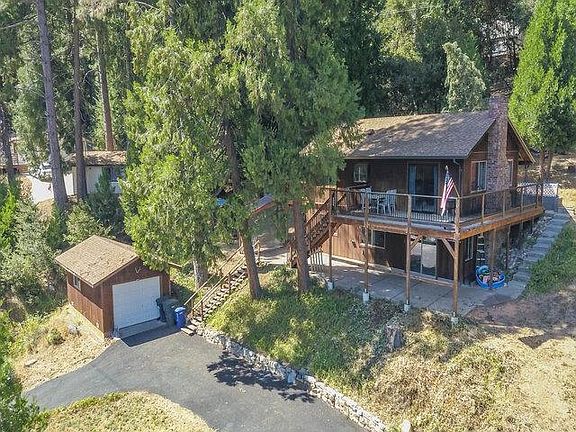 3rd image of 16475 McKenzie Dr