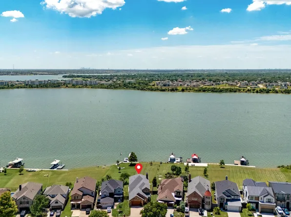 2313 Windjammer Way, Rowlett, TX 75088