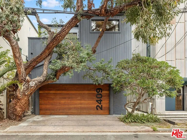 2409 Strongs Dr — Photo 1