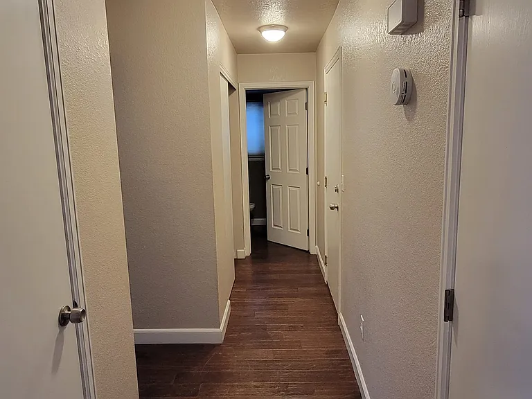 1910 Wildrose Dr — Photo 10