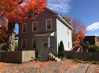 57 1/2 Camp St, Worcester, MA 01603