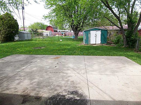 3rd image of 113 Laredo Ave