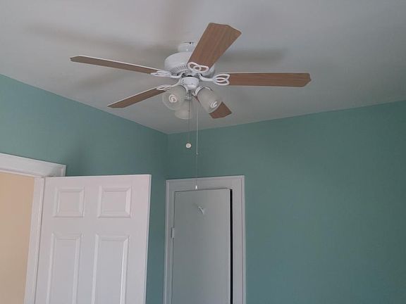 4th image of 628 Wellington Ave #1