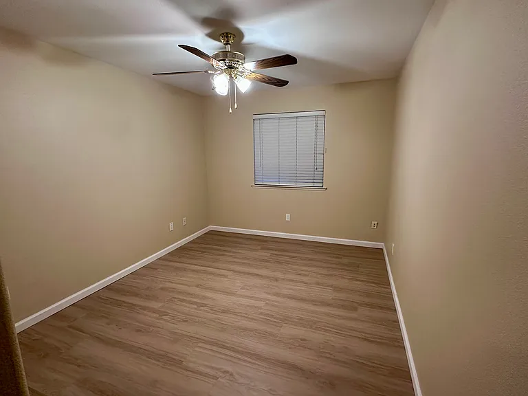 10337 N Baird Ave — Photo 11