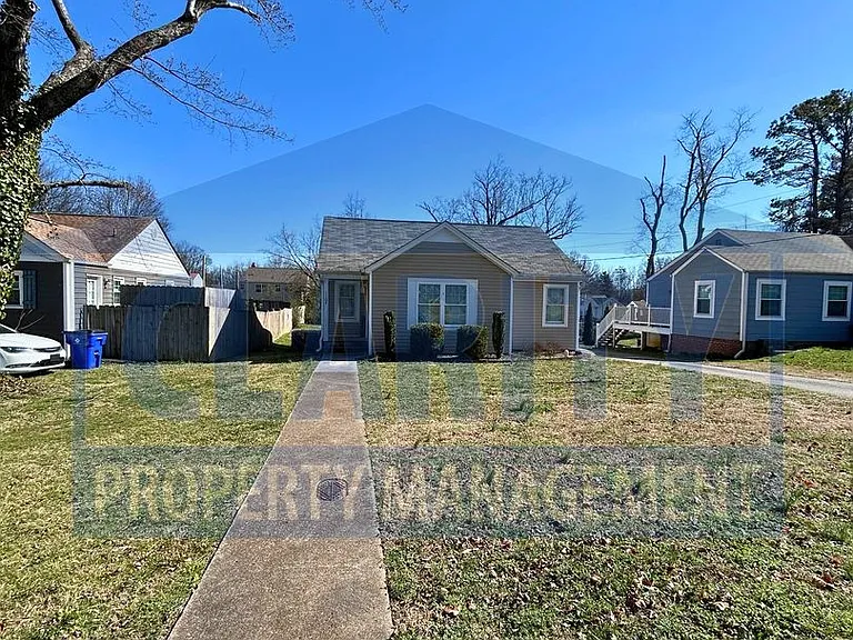 1102 Georgetown Rd NW — Photo 1
