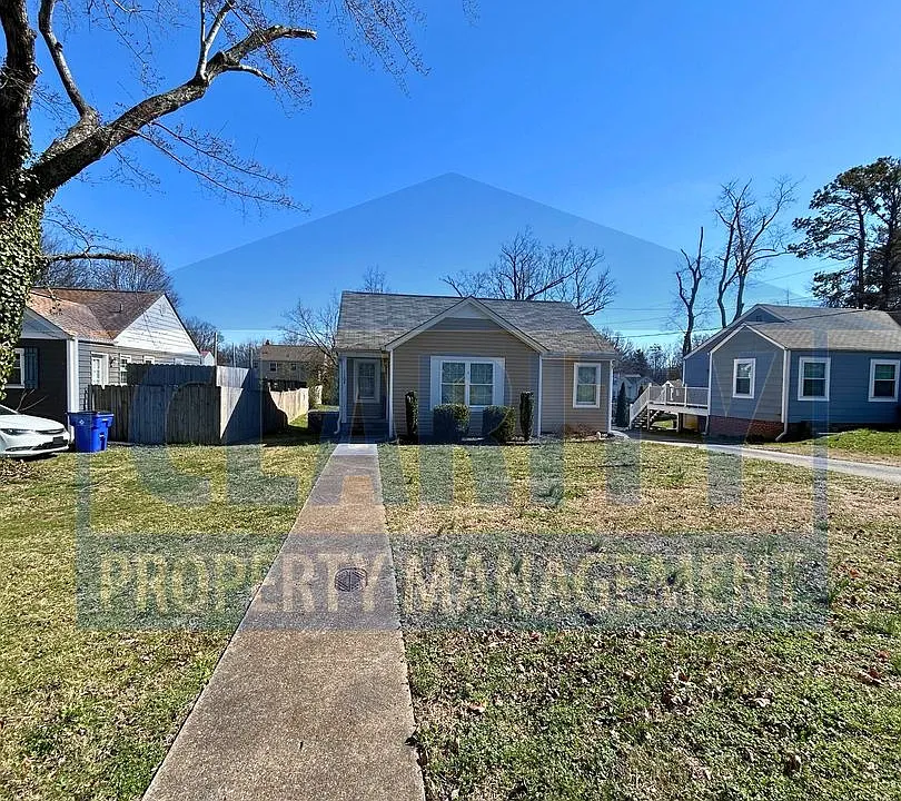 1102 Georgetown Rd NW