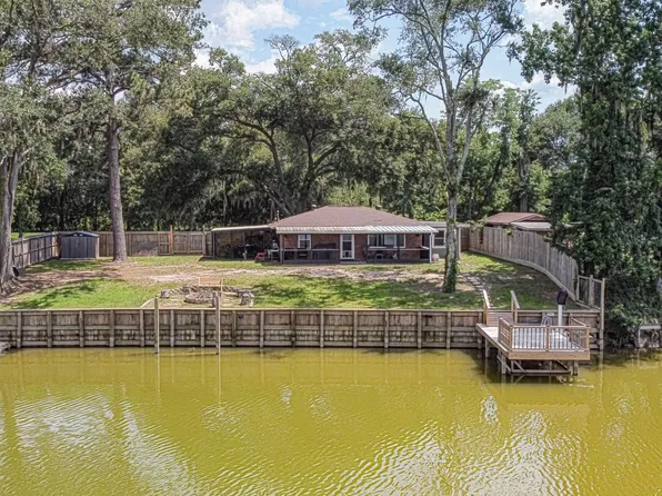 792 E Taylor Lake Cir, Livingston, TX 77351