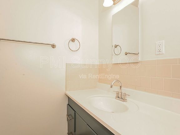 5th image of 2256 McNab Ave